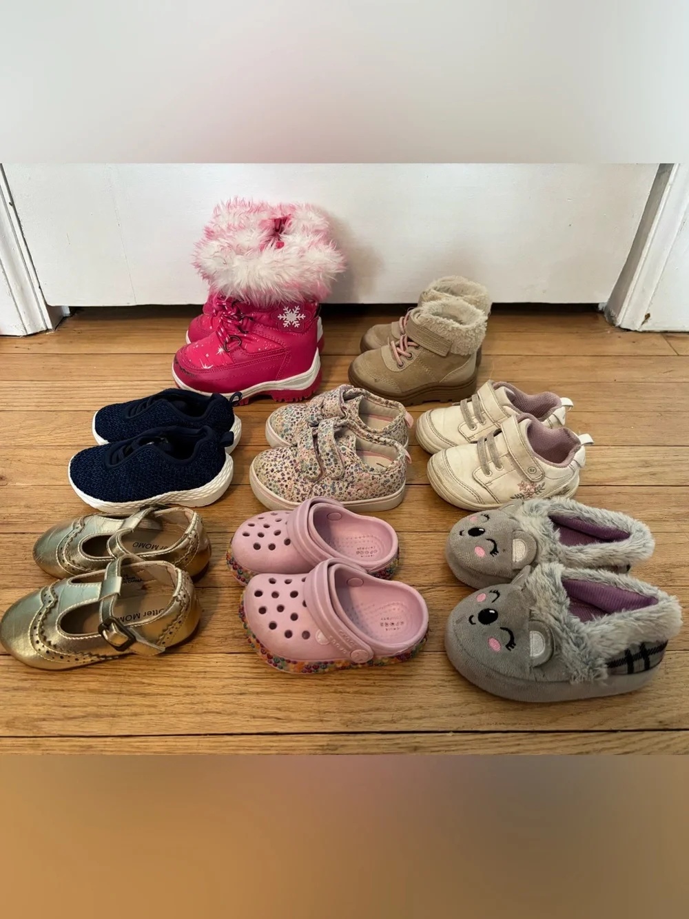 8 pair baby shoes/boots/sneakers size 4